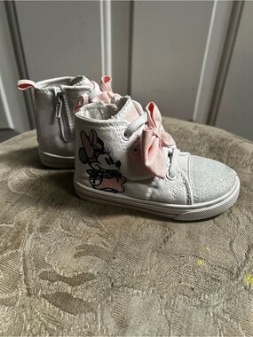 Minnie toddler girls Pink Minnie Mouse High-Top Sneakers Sz 6